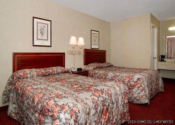 Econo Lodge Inn & Suites Matthews - Charlotte Rom bilde