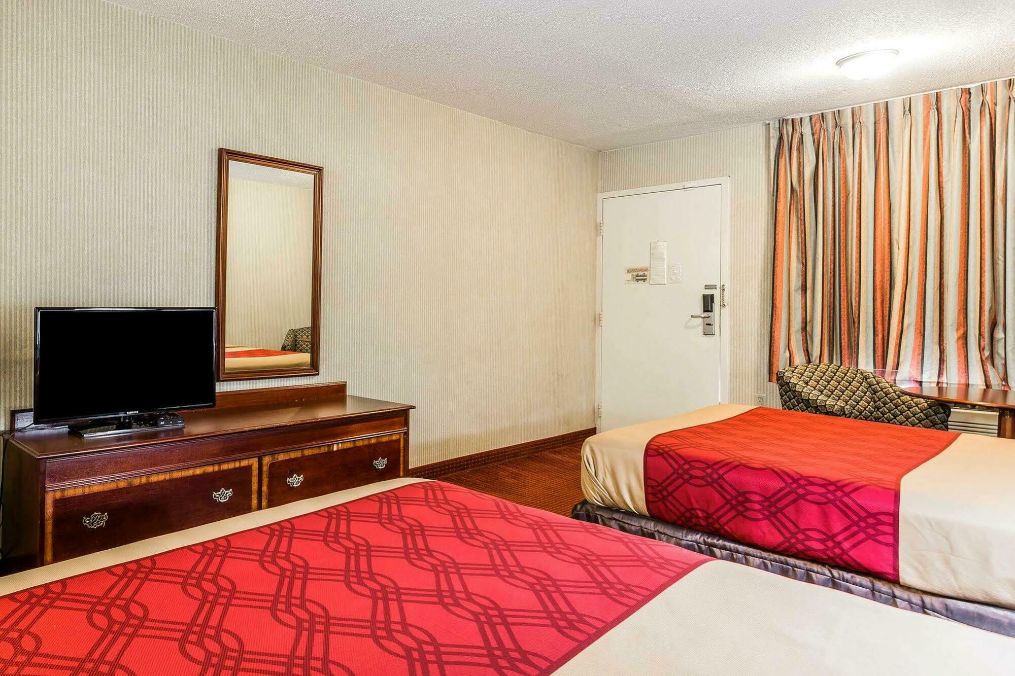 Econo Lodge Inn & Suites Matthews - Charlotte Eksteriør bilde
