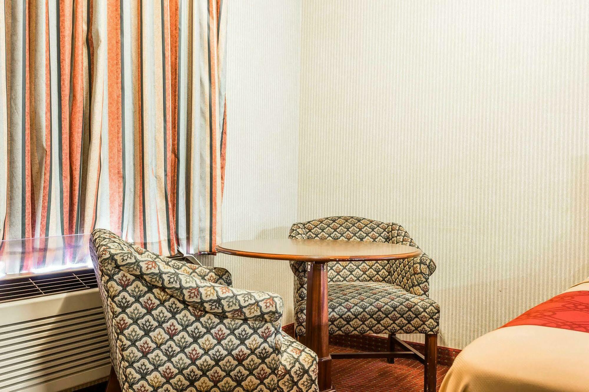 Econo Lodge Inn & Suites Matthews - Charlotte Eksteriør bilde